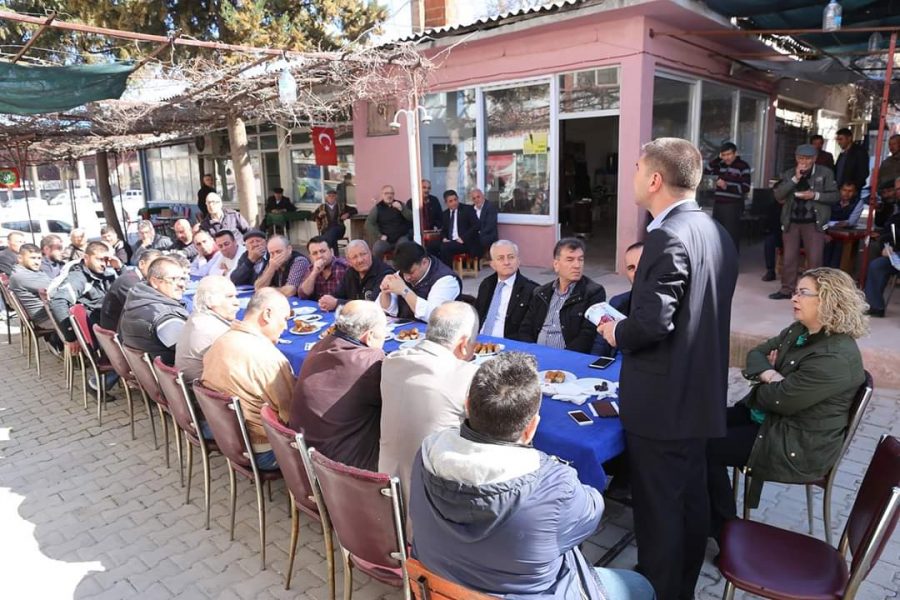 “Öyle arabanın üzerine yazmakla ‘Gönül Belediyeciliği’ olmuyor” dedi ve esnafı tedirgin eden projeyi iptal etti