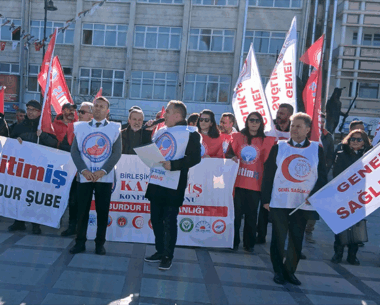 Kamu emekçilerinden uyarı eylemi