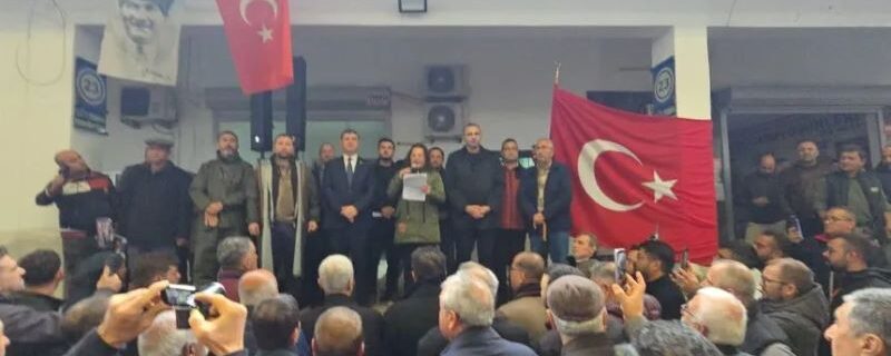 Kumluca’da üreticilerden kitlesel eylem