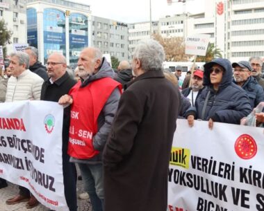 Emekliler: “İlan edilen yılımıza rağmen bataktayız”