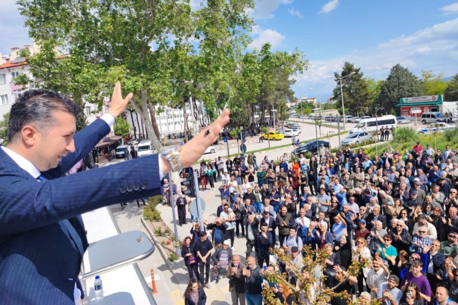 Milletvekili Akbulut, konuşmalarıyla hükümeti durmaksızın bombalayıp duruyor