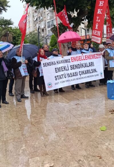 Emekliler meydanlarda