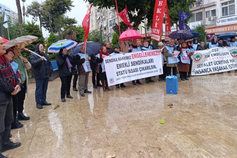 Emekliler meydanlarda