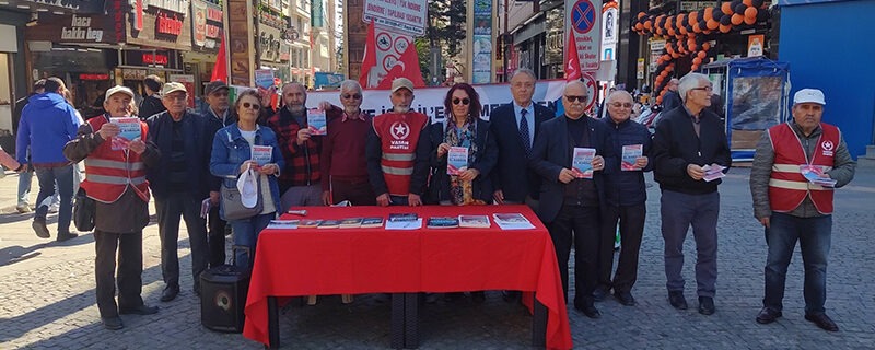 Vatan Partisi, basın açıklamalarından imza stantlarına geçti