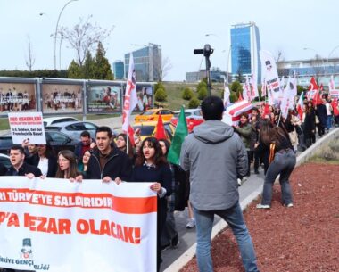 Türk gençliği ABD Büyükelçiliği önünden seslendi: