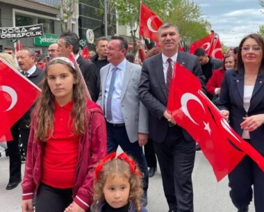 Burdur’da coşkulu 23 Nisan yürüyüşü
