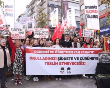 “Kılavuzumuz Andımız” diye haykırdılar