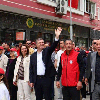 Ekonomik buhran ortasında coşkulu 1 Mayıs kutlaması