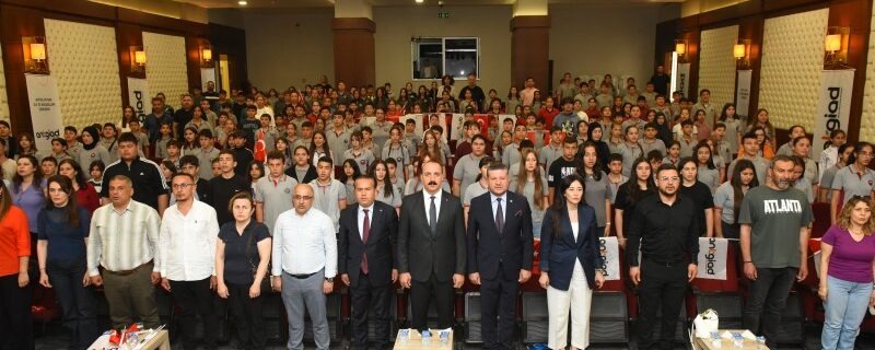 ANTGİAD Genç Beyinleri Aynı Çatıda Buluşturdu